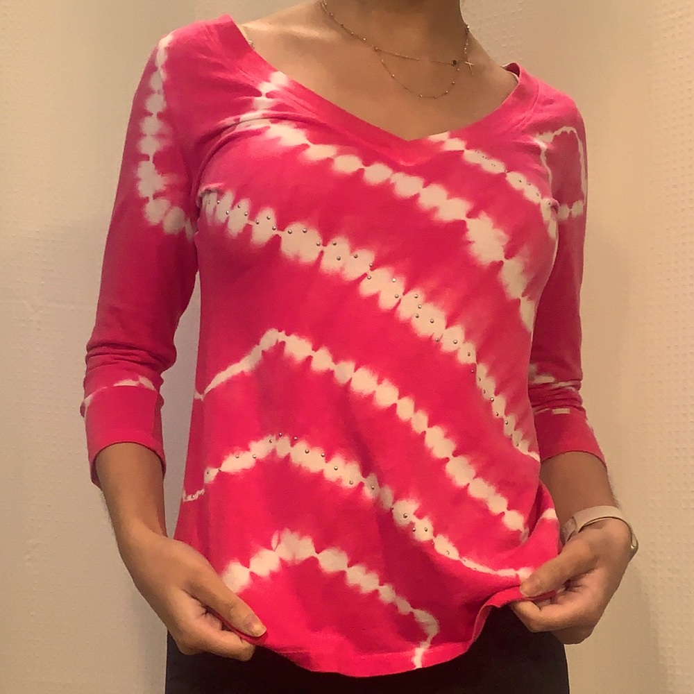 Pink quarter sleeve v-neck